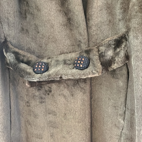 Wales of London Vintage Woman’s coat. Beautifully stylish from the 1960’s. - Picture 10 of 13